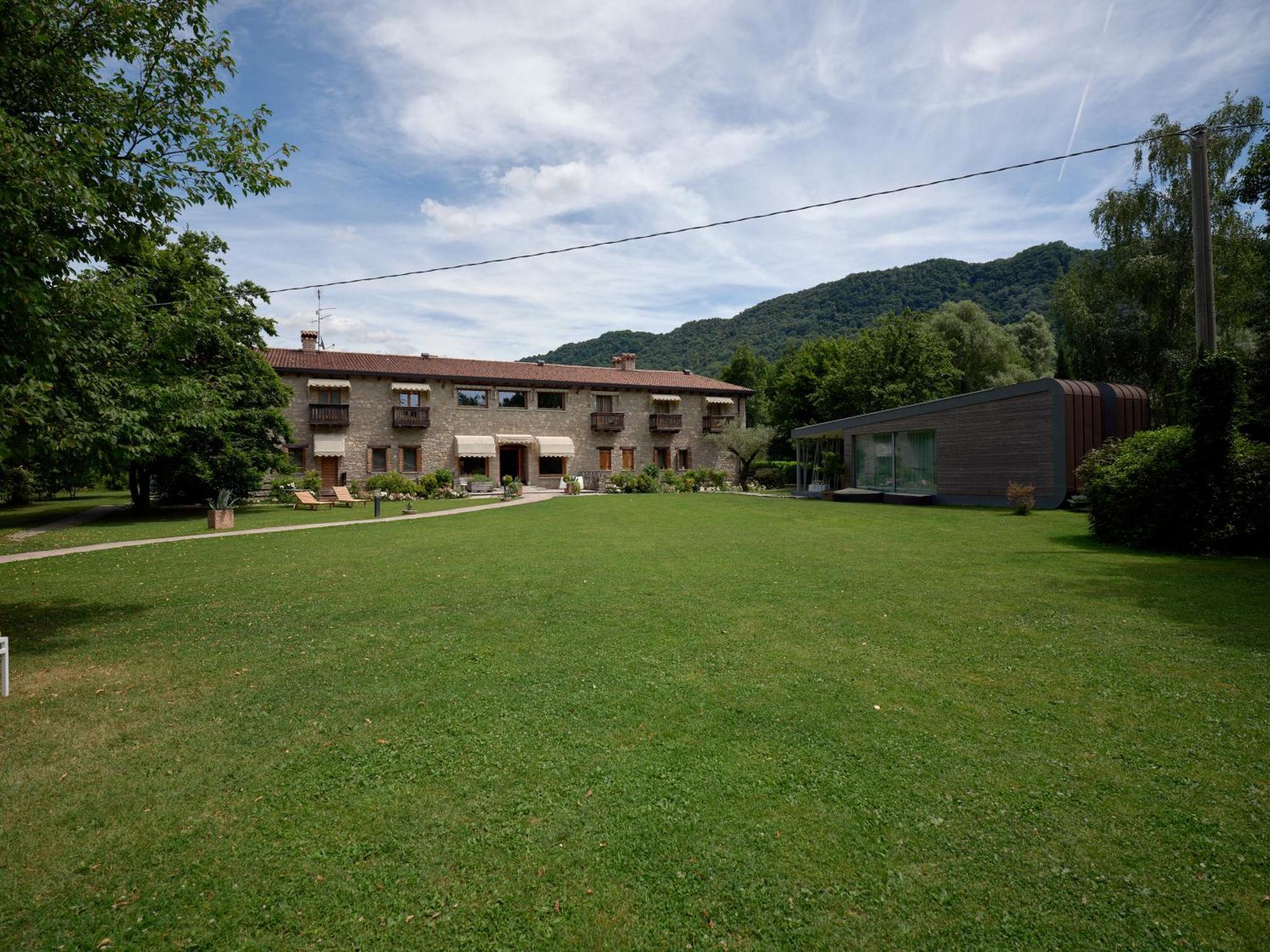 Ai Cadelach Hotel Giulia Ревине-Лаго Экстерьер фото