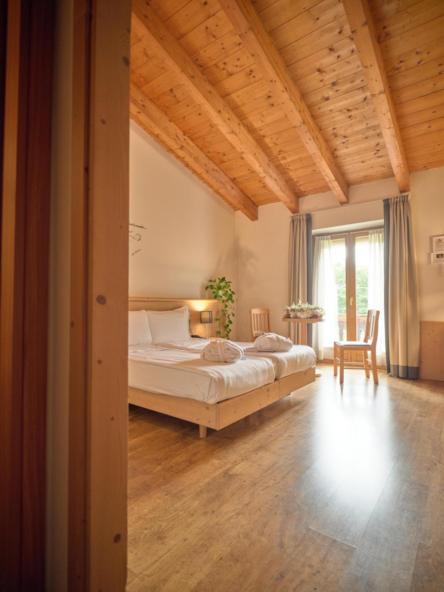Ai Cadelach Hotel Giulia Ревине-Лаго Экстерьер фото