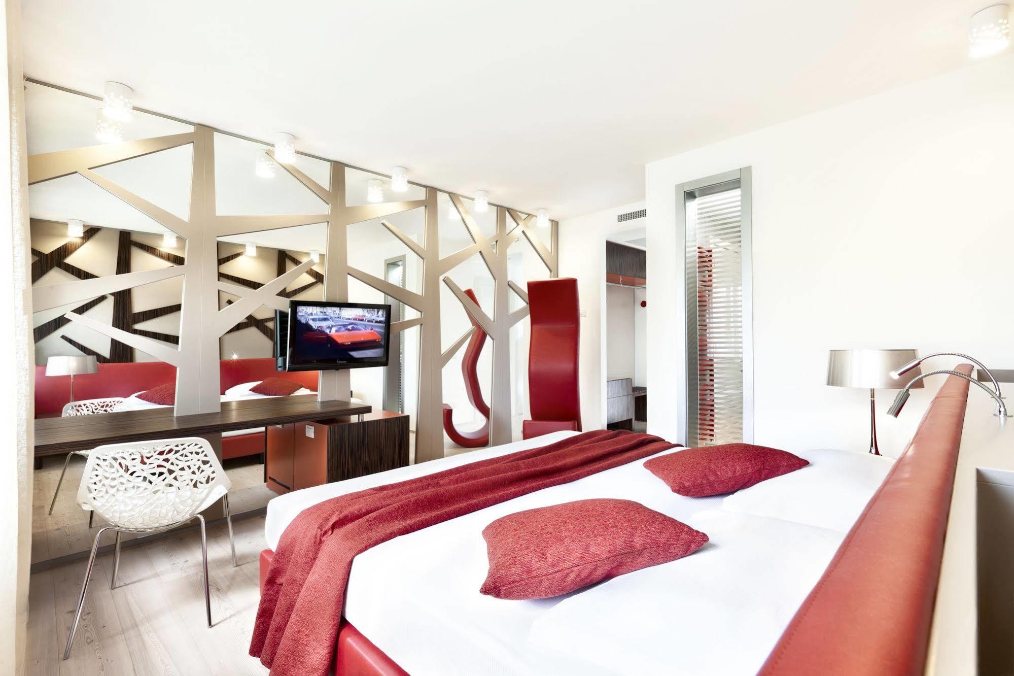 Ai Cadelach Hotel Giulia Ревине-Лаго Экстерьер фото